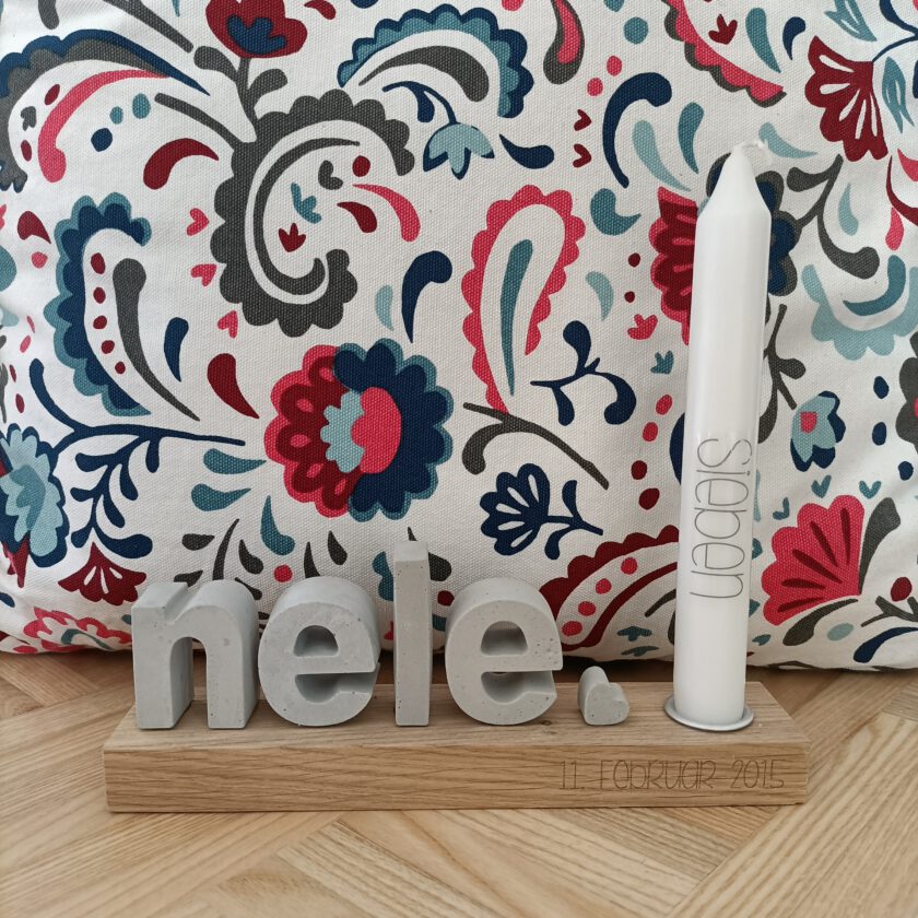 Personalisierbarer Holzblock