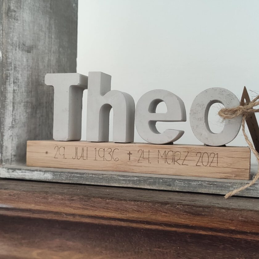 Personalisierbarer Holzblock