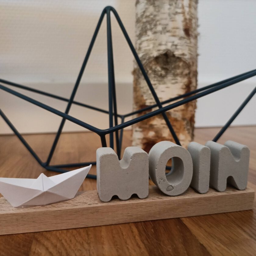 Mini Buchstaben auf Holz